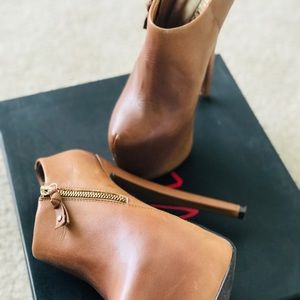 wild pair platform pump cognac